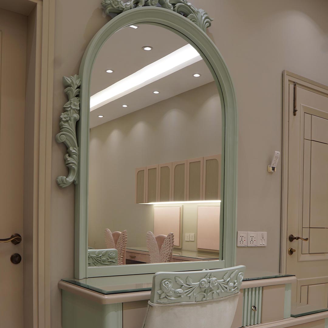 Full Poshish Dresser