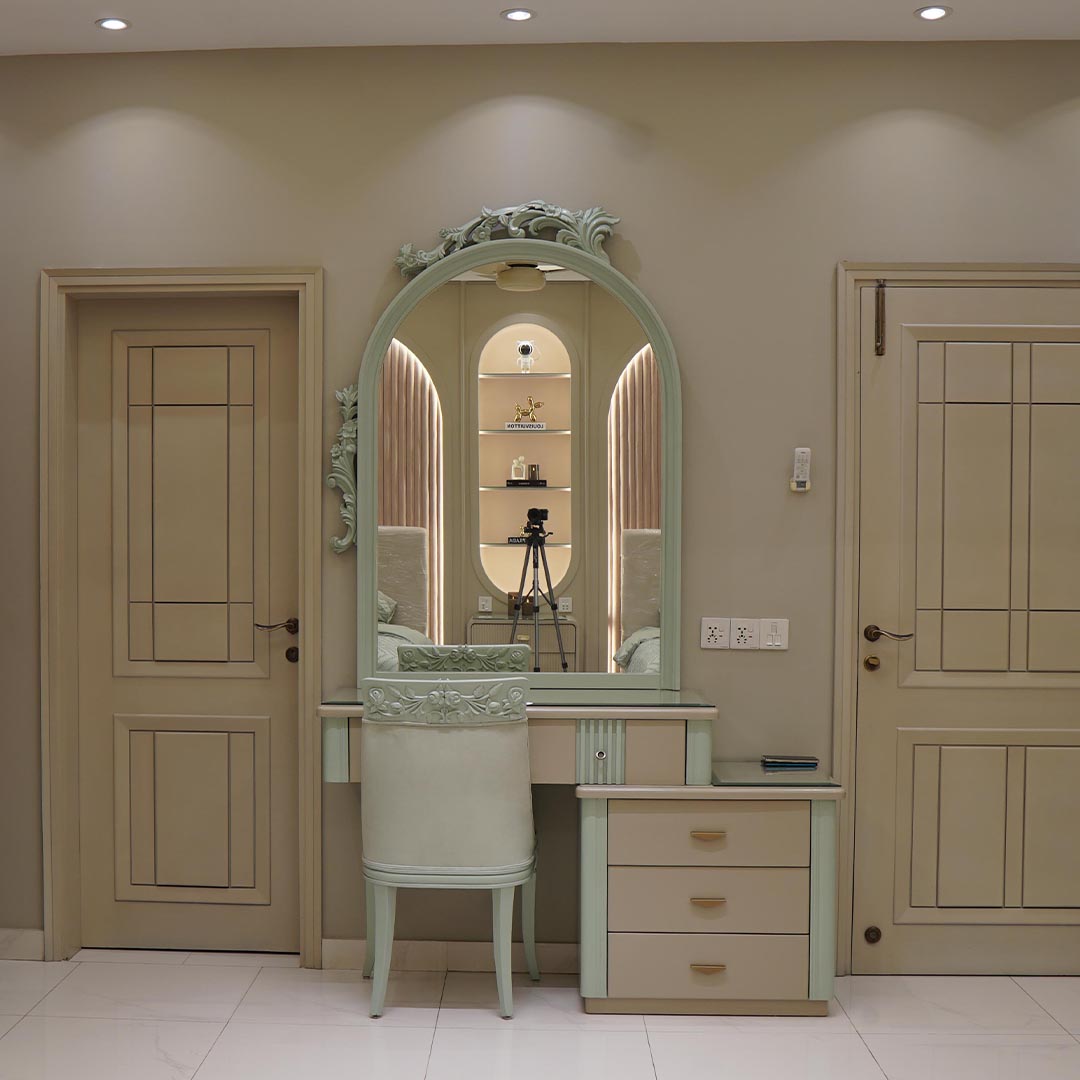 Full Poshish Dresser